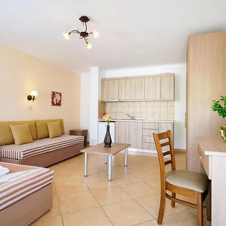 Antigone 2* لايميناس