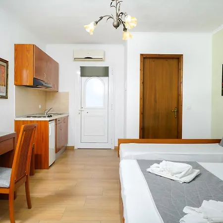 Antigone Апарт-отель 2*