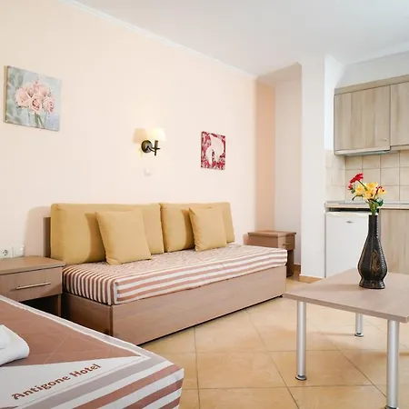 Апарт-отель Antigone