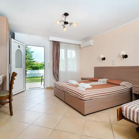 Апарт-отель Antigone 2*