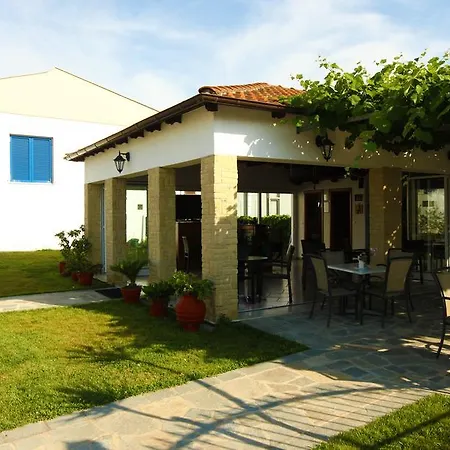 Antigone 2* Тасос