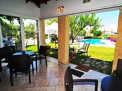 Lejlighedshotel Antigone 2*