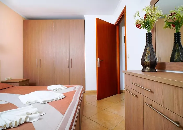 Antigone Apartmanhotel 2*